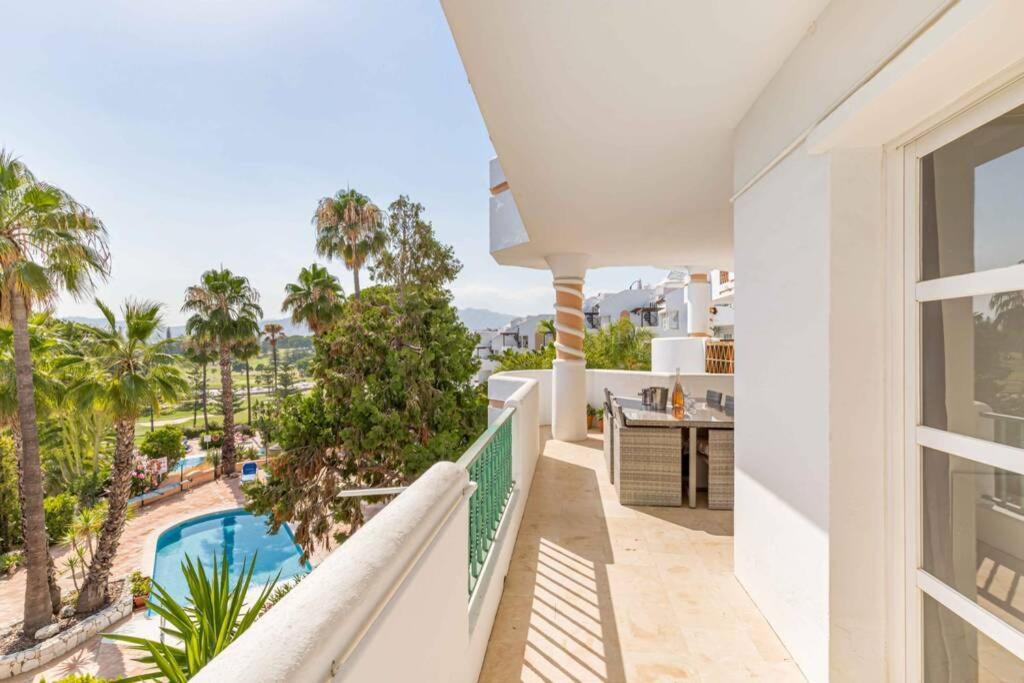 Stylish One Bed Apartment At Matchroom Country Club Fuengirola Buitenkant foto