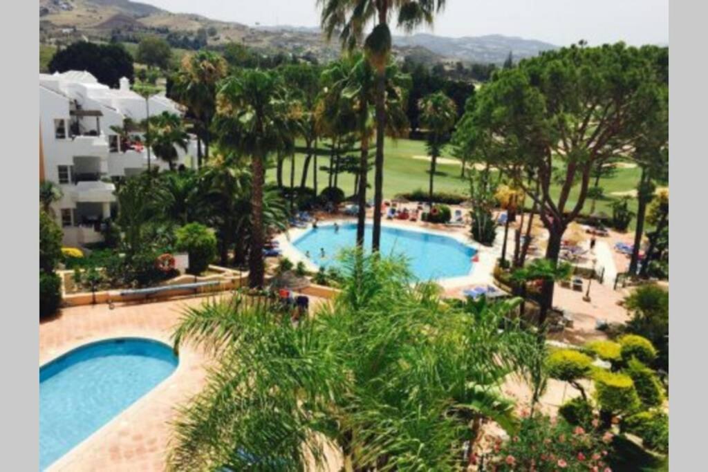Stylish One Bed Apartment At Matchroom Country Club Fuengirola Buitenkant foto
