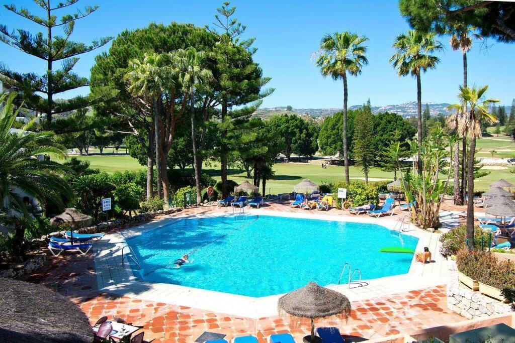 Stylish One Bed Apartment At Matchroom Country Club Fuengirola Buitenkant foto