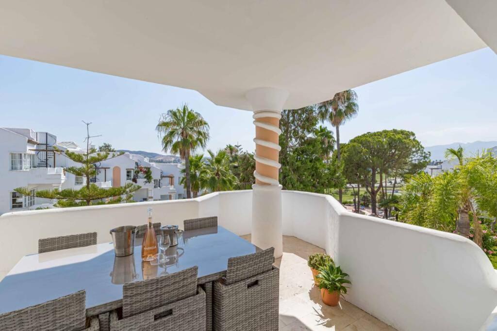 Stylish One Bed Apartment At Matchroom Country Club Fuengirola Buitenkant foto