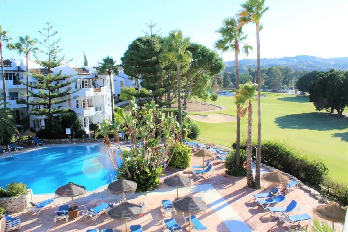 Stylish One Bed Apartment At Matchroom Country Club Fuengirola Buitenkant foto